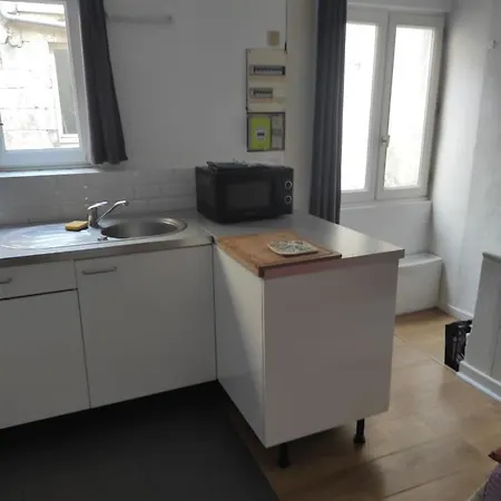 Grand Duplex Lumineux Place Du Marche Couvert * La Rochelle (Charente-Maritime)